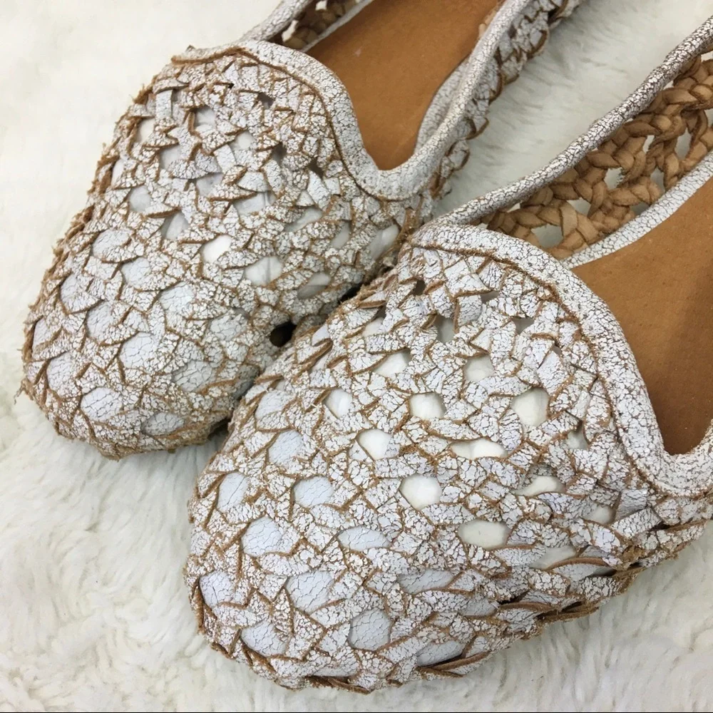 Australia Luxe Collection Flats Size 7